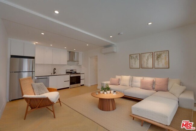 Foto del edificio - 234 Spalding Dr