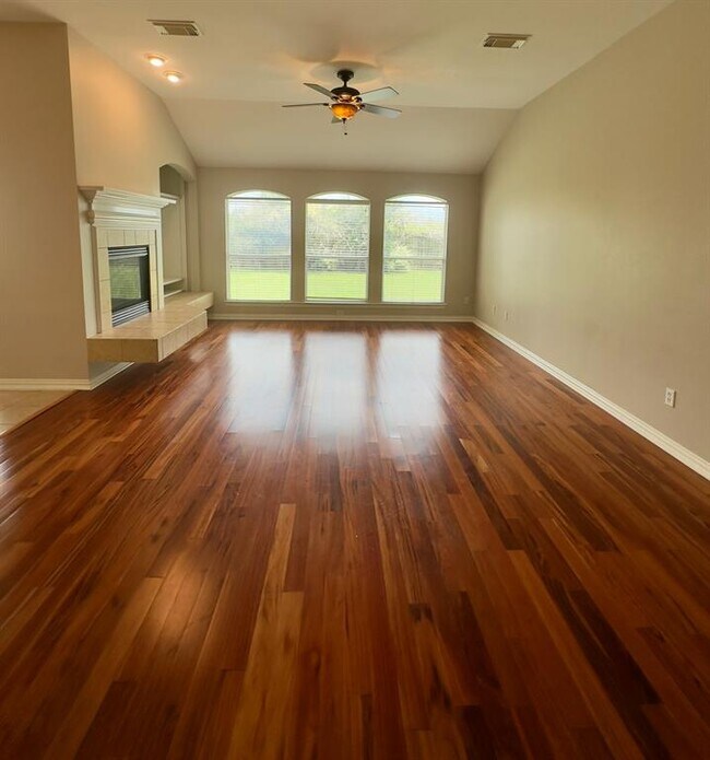 Foto del edificio - 1630 Morning Shadows Dr