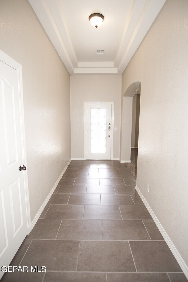 Building Photo - 2209 Glitter Point
