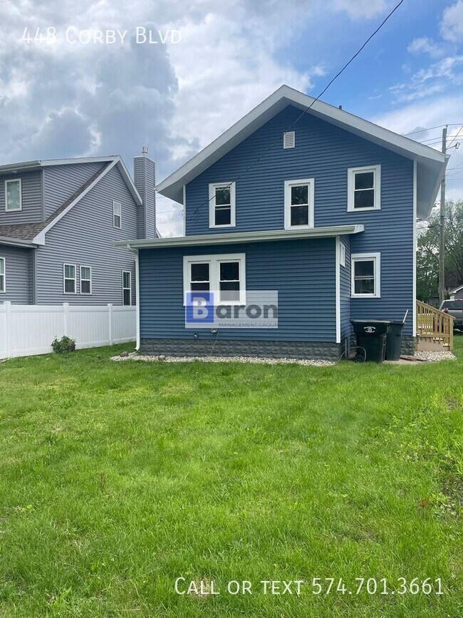 Foto del edificio - 448 Corby Blvd