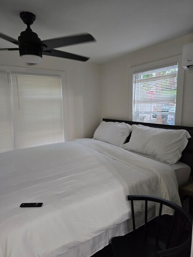 Foto del edificio - 120 McMakin Dr