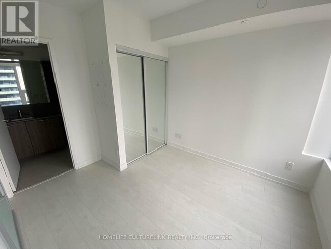 Building Photo - 19 Western Battery Rd