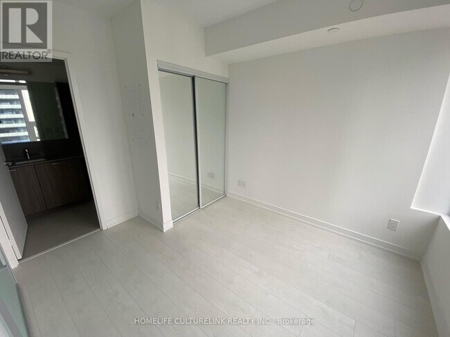 Photo du bâtiment - 19 Western Battery Rd