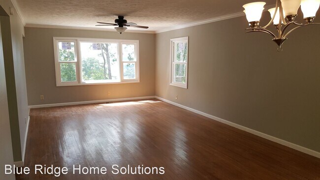 Building Photo - 5 br, 3 bath House - 8336 Greenbriar Road