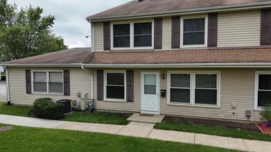 Building Photo - 1781 Queensbury Cir