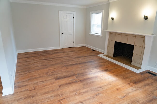 Building Photo - 5536 Paseo Blvd