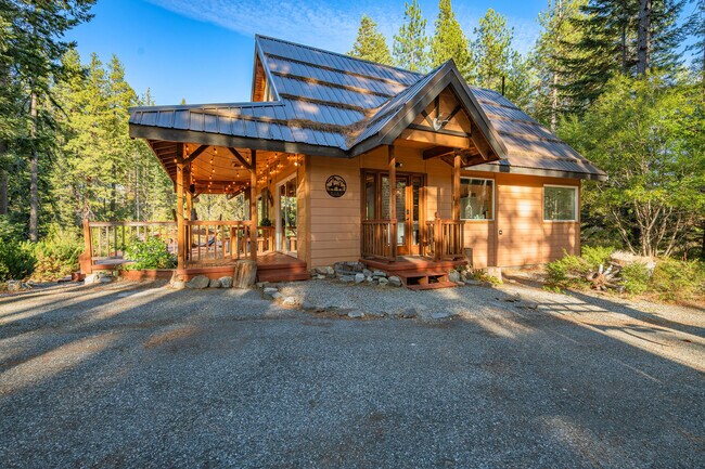 Foto del edificio - 17696 Nason Ridge Rd