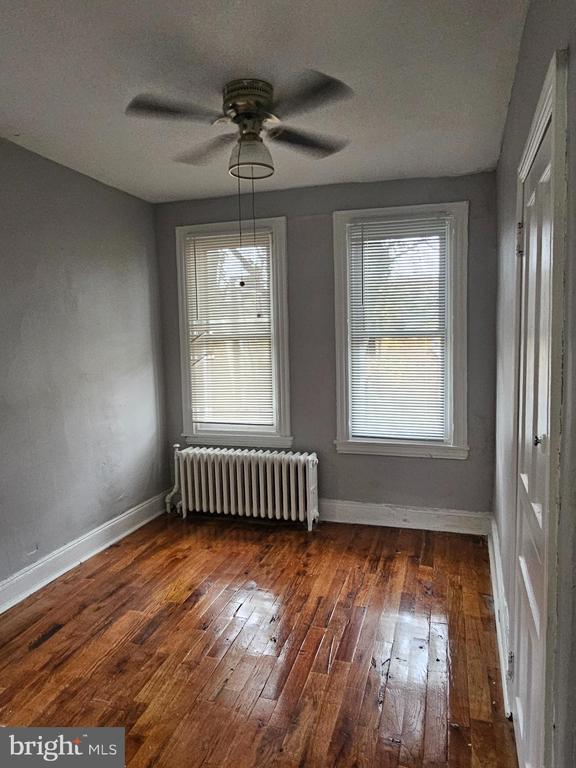 Building Photo - 1528 W Oakdale St