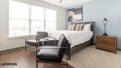 Building Photo - 302 13th St S