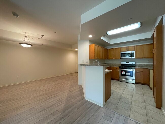 Building Photo - 7551 Jordan Ave