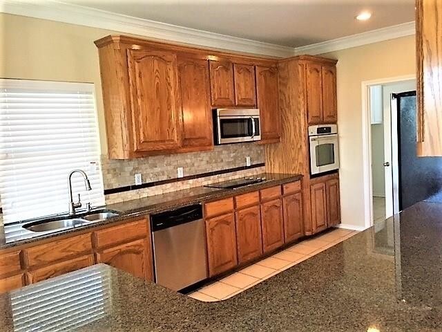 Building Photo - 2700 Calico Rock Dr