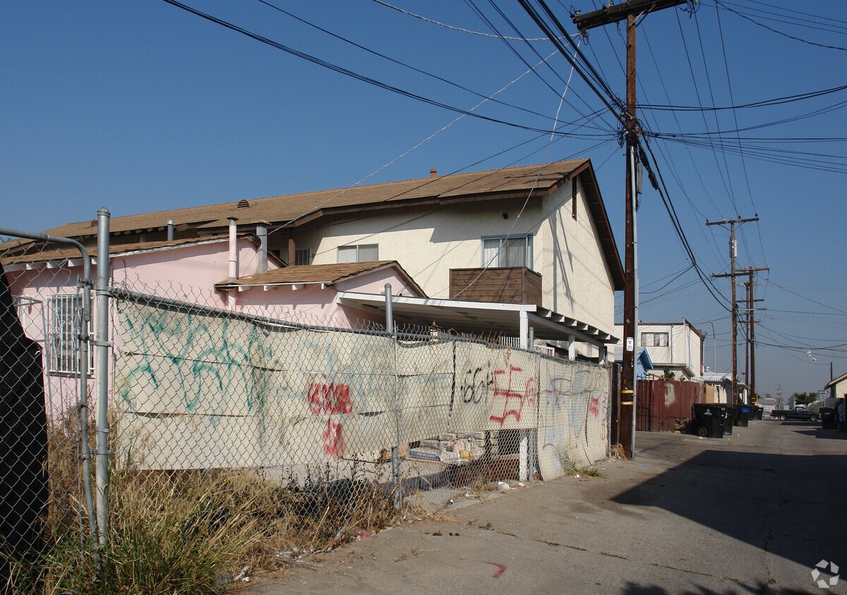 Building Photo - 4065-4069 N 49th St