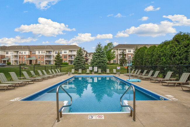 Piscina - Blackhawk Trails Apartments