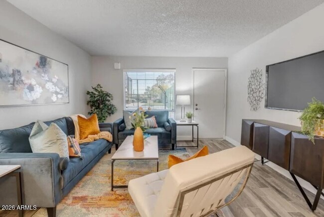 Foto del edificio - 2222 W Beardsley Rd