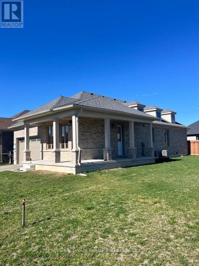 Building Photo - 24 Harwood St