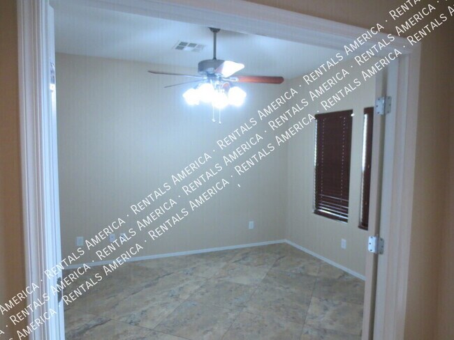 Building Photo - 1912 W Black Hill Rd