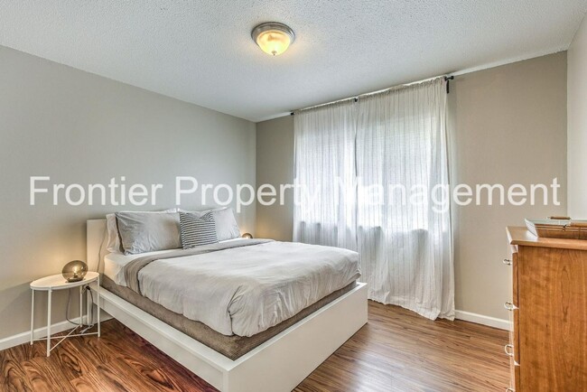 Building Photo - Coming soon! One Bedroom One Bath in Clift...
