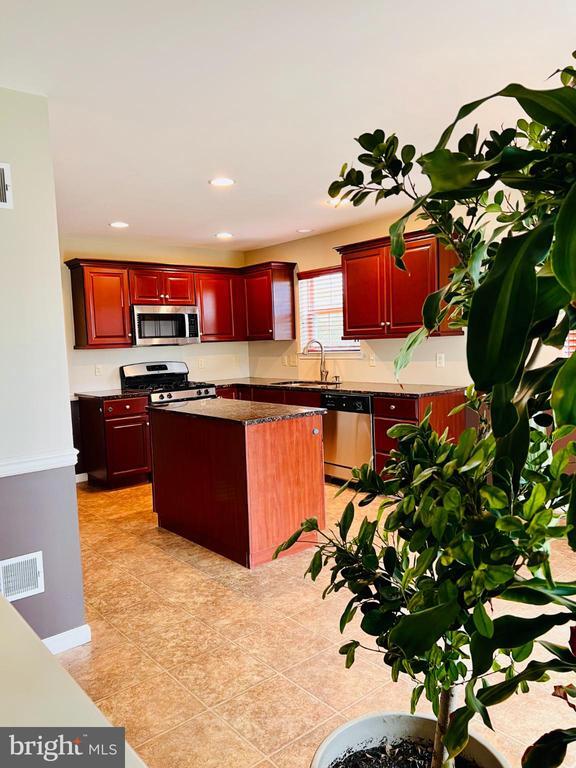 Foto del edificio - 1537 Abigail Ln