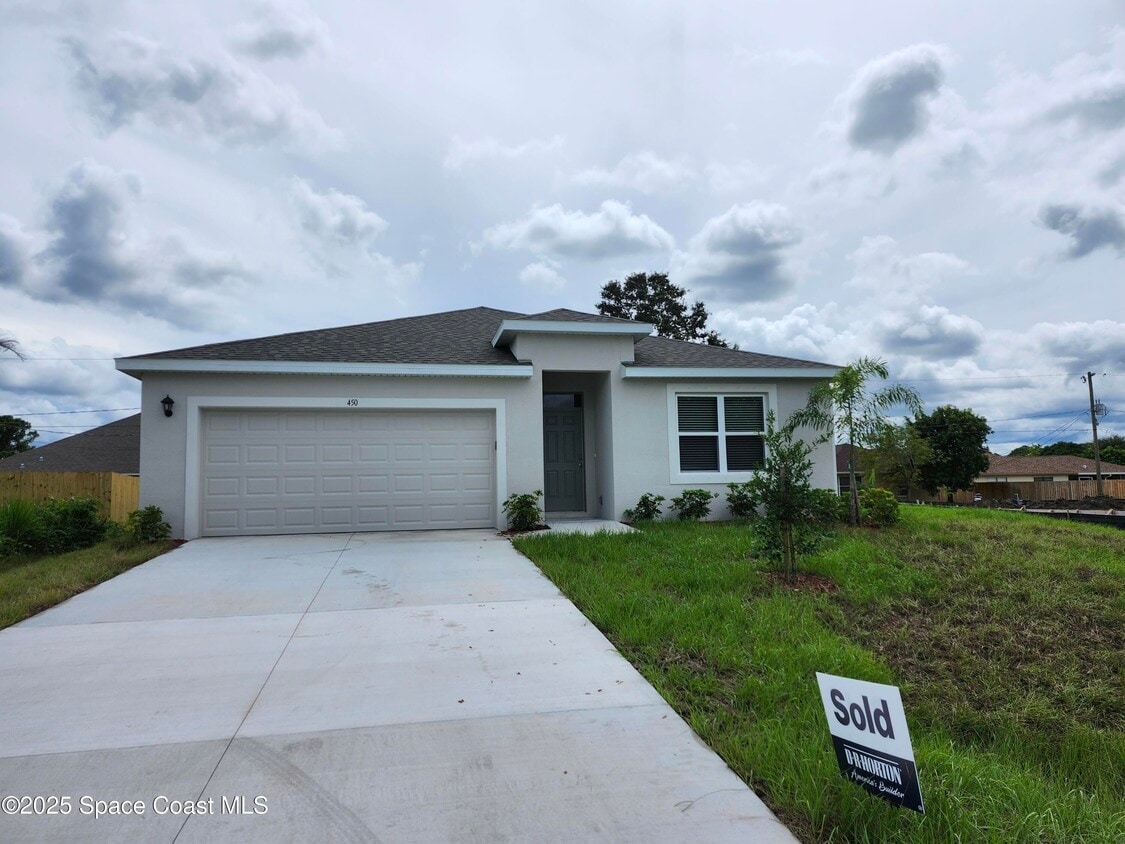 Foto principal - 450 Awin Cir SE