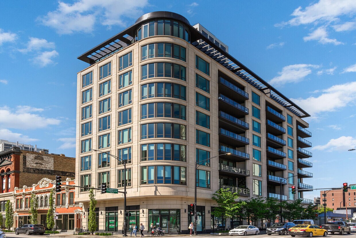 Foto principal - 1550 N Clark St
