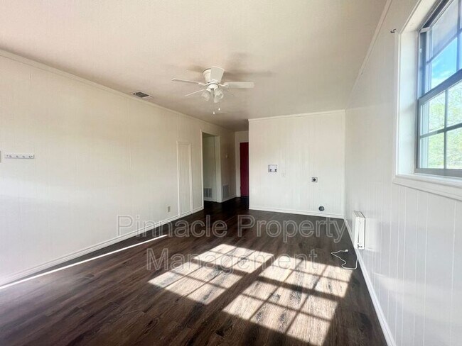 Foto del edificio - 2113 S Hill