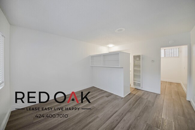 Foto del edificio - Charming Studio with Tons of Natural Light...
