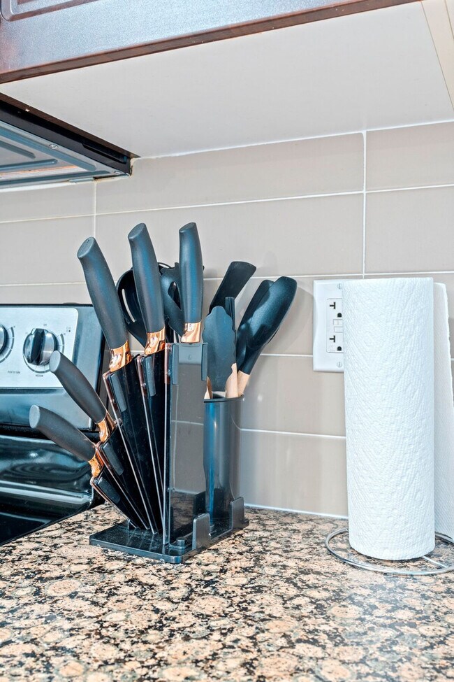 Photo du bâtiment - 215 Angelique St