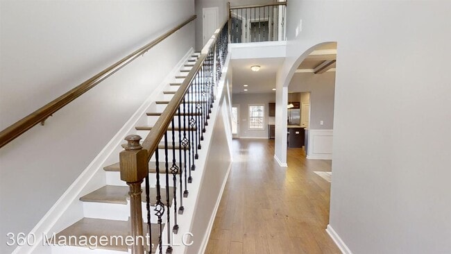 Building Photo - 4 br, 2.5 bath House - 979 W Richland Circle