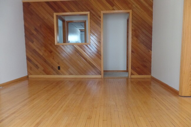 Foto del edificio - 6 Rogers Ave