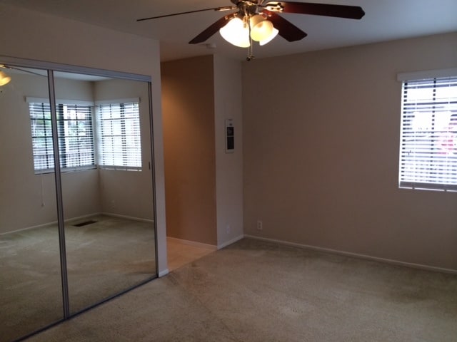 Building Photo - 8860 Villa La Jolla Dr