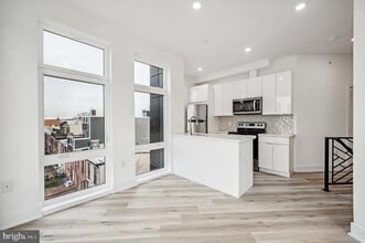 Building Photo - 2301 Grays Ferry Ave