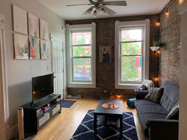 Foto del edificio - 1344 N Bosworth Ave