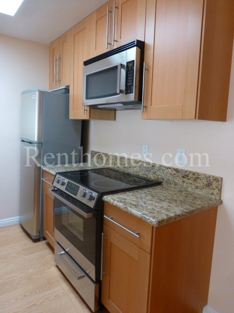 Foto del edificio - 8308 Regents Rd