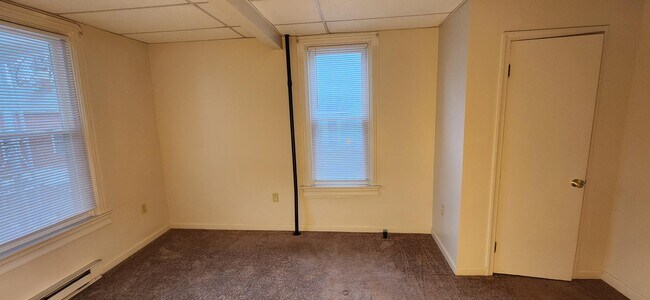 Dormitorio 1 - 201 Clay Ave