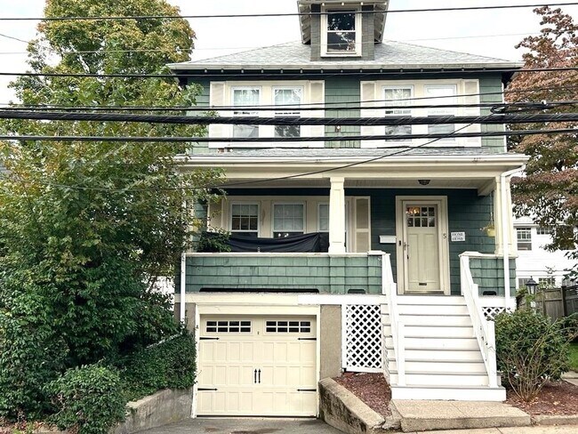 Building Photo - 5 Glenmont Rd