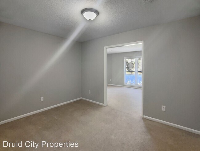 Building Photo - 3 br, 2 bath House - 4417 4th Avenue East