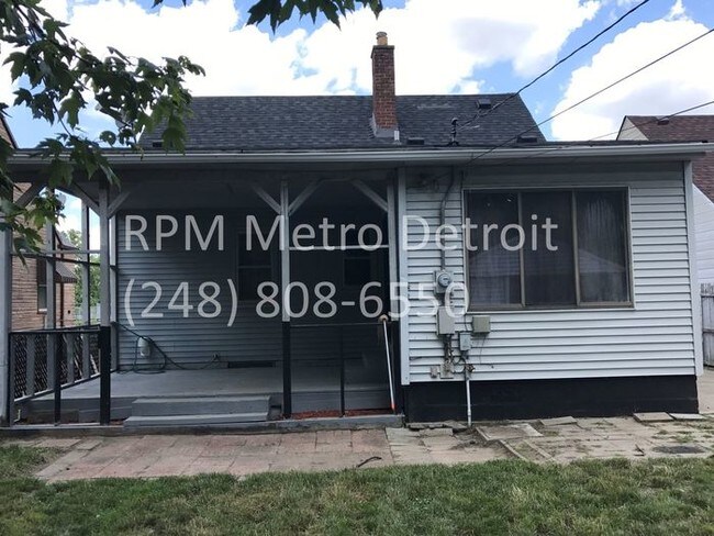 Building Photo - Outstanding Dearborn Heights Bungalow