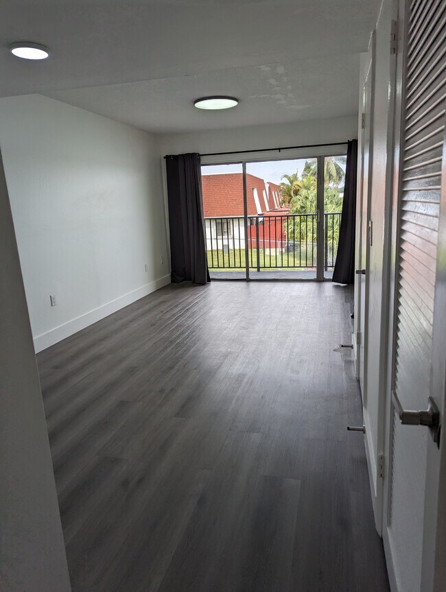 Living Area - 301 NW 109th Ave