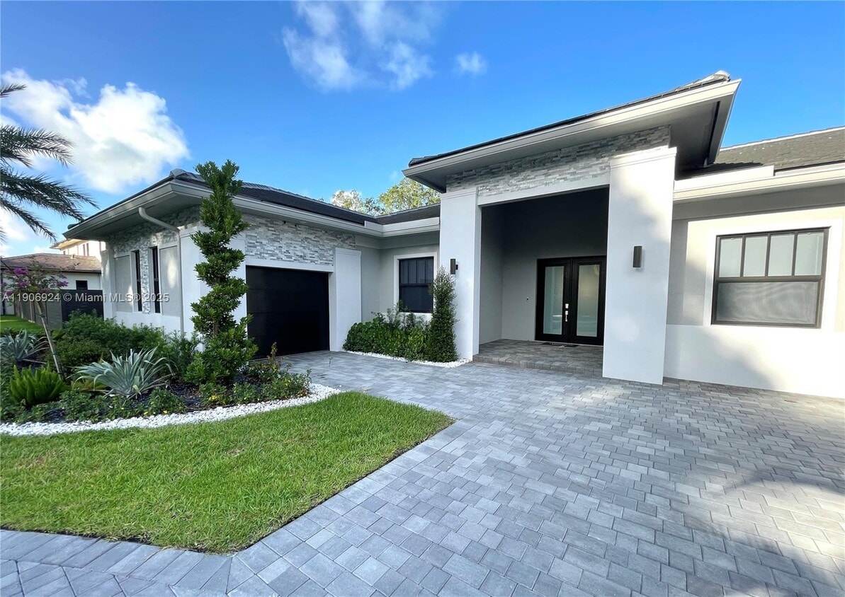 Foto principal - 11181 SW 92nd Ave