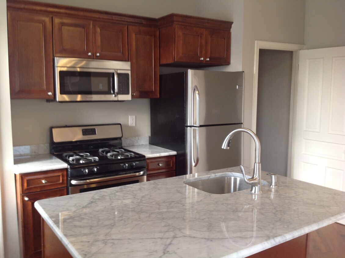 Foto principal - 4243 Ridge Ave