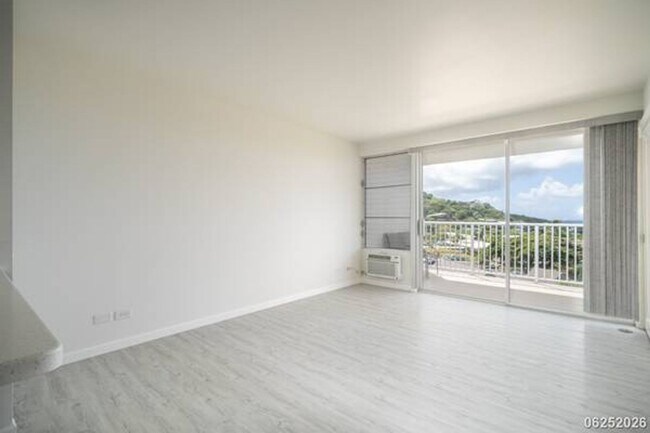 Foto del edificio - Fully Remodeled 1BR/1BA/1PKG Unit in Waialae Gardens (Kahala)