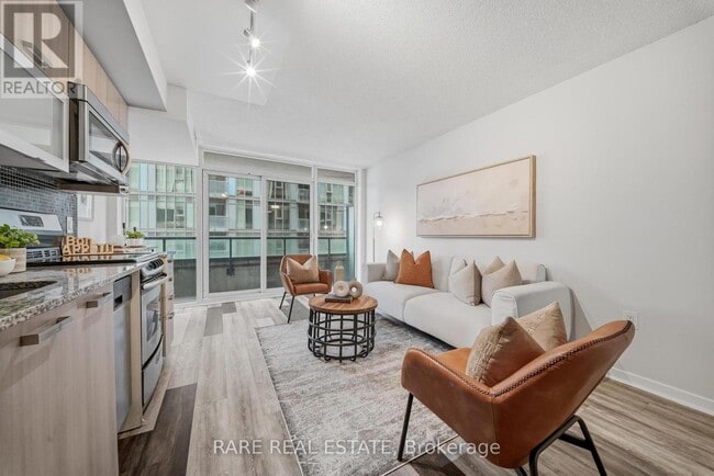Building Photo - 36 Lisgar St