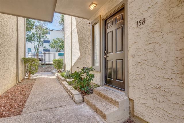 Foto del edificio - 8750 Park Ln
