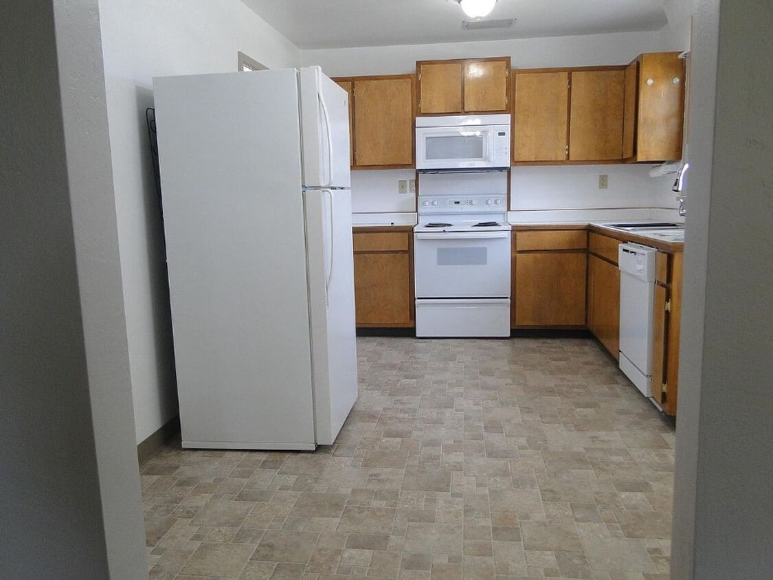Primary Photo - 175 N Stinson St
