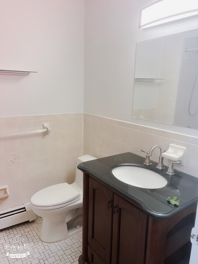 Foto del edificio - 2365 E 19th St
