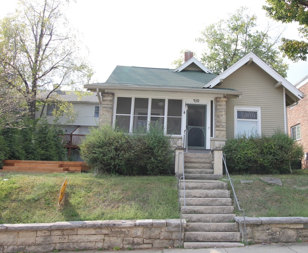 Primary Photo - 430 S Henderson St