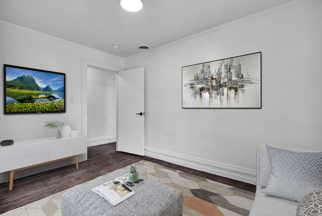 Building Photo - 808 Vine St