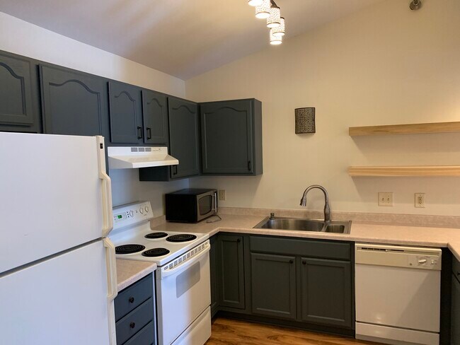 Foto del edificio - 1822 Deerhaven Ln NE