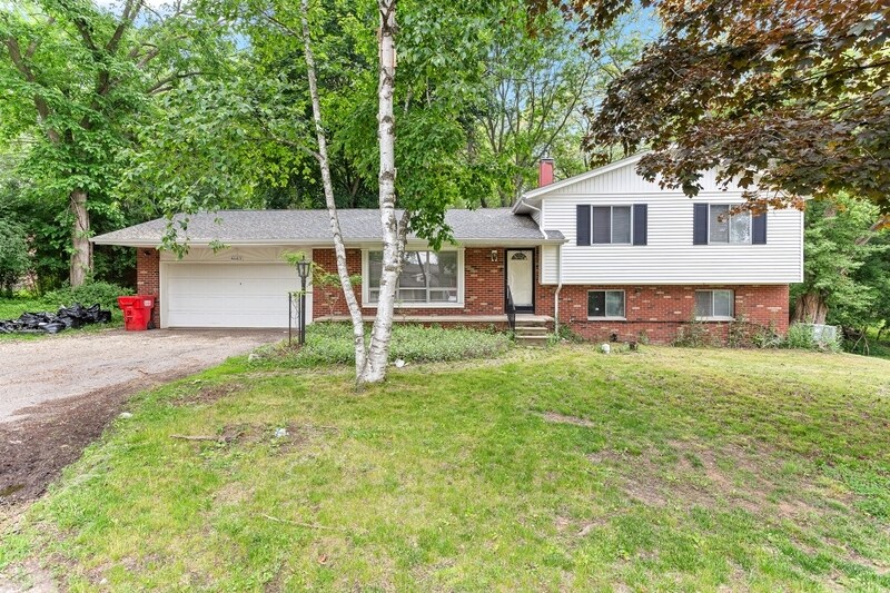 Foto principal - 4683 Lockhart St