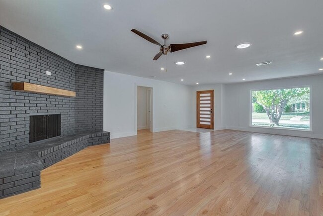 Foto del edificio - 1024 Ridgefield Dr